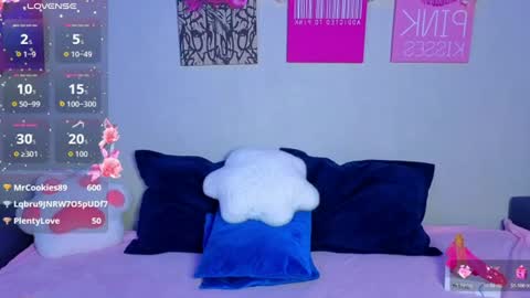 kittykendall online show from August 11, 10:23 pm