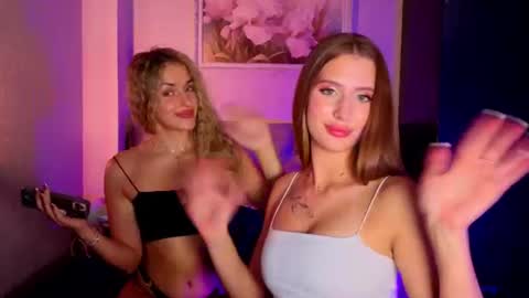 Mona  Sophia online show from August 7, 9:15 pm