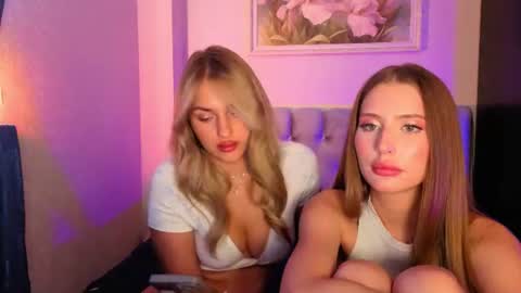 Mona  Sophia online show from August 11, 2:08 pm