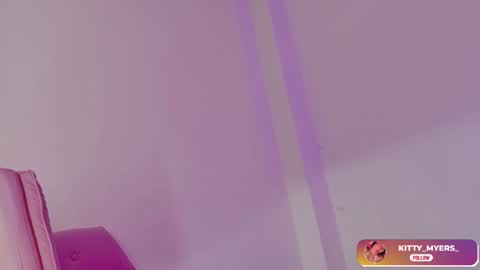 kittymyers_ online show from August 3, 4:36 pm