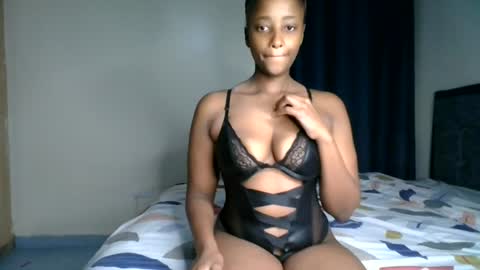 Kittypettite online show from August 2, 6:09 am