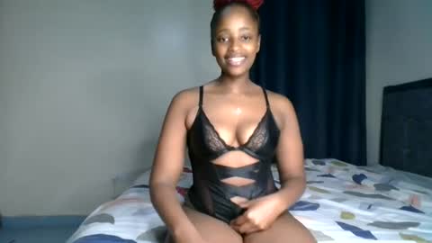 Kittypettite online show from August 2, 7:15 am