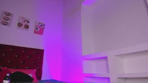 kitty online show from August 9, 10:00 pm