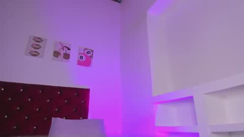 kitty online show from August 11, 8:11 pm