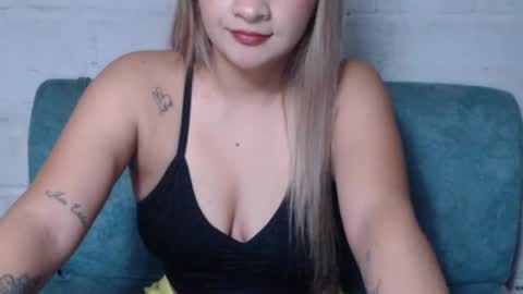 kittyzevee_ online show from July 28, 3:23 am