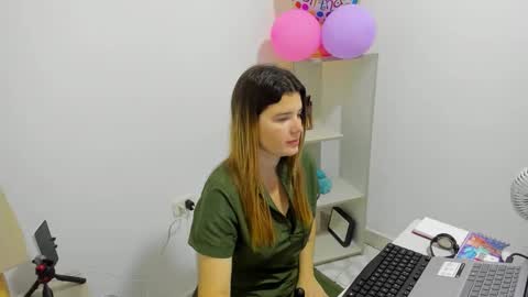 kity021 online show from June 7, 1:38 pm
