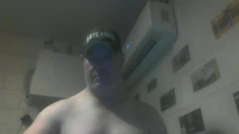 kiwiguy19773 online show from May 12, 7:09 am