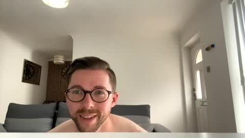 kkezzy online show from August 6, 2:38 pm