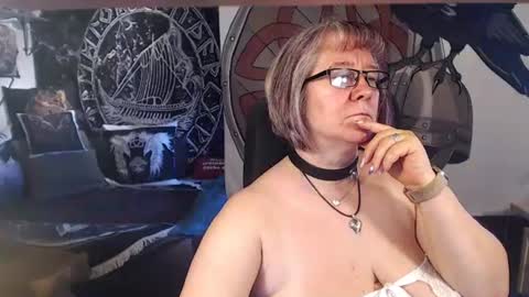 Michelle online show from August 9, 3:24 pm