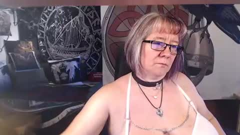 Michelle online show from August 14, 7:45 am