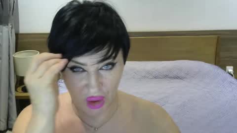 kleo901854860422 online show from August 12, 7:16 pm