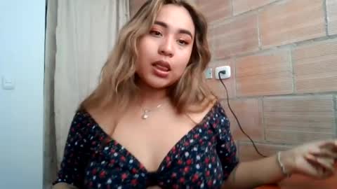 Kloe online show from August 15, 3:16 pm