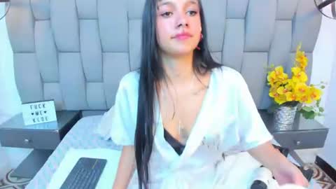 kloewatson22 online show from July 26, 12:26 am