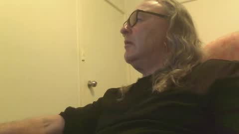 knobout online show from July 17, 1:27 am