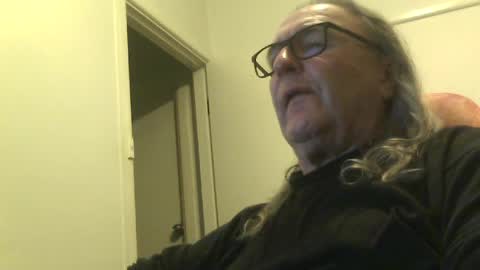 knobout online show from August 4, 10:23 am