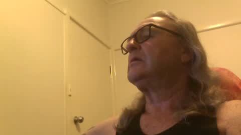 knobout online show from August 13, 7:44 am