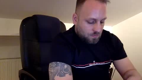 hugo online show from April 7, 12:32 pm