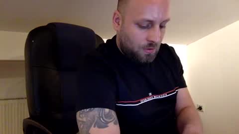 hugo online show from April 7, 2:44 pm