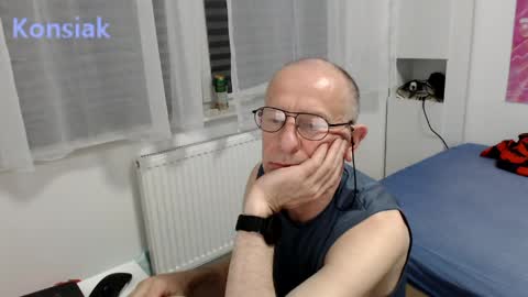 konsiak online show from May 2, 8:35 pm