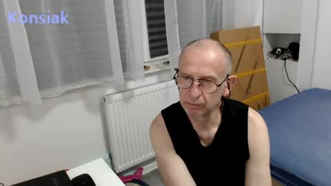 konsiak online show from May 9, 9:06 pm