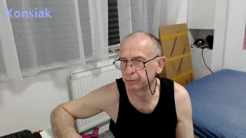 konsiak online show from May 16, 7:58 pm