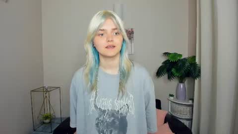 Jenny online show from August 10, 7:59 pm