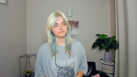 Jenny online show from August 11, 12:01 am