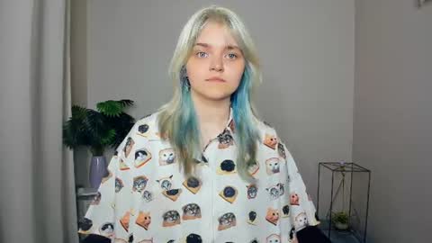 Jenny online show from August 11, 6:10 pm