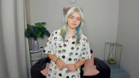 Jenny online show from August 11, 8:22 pm