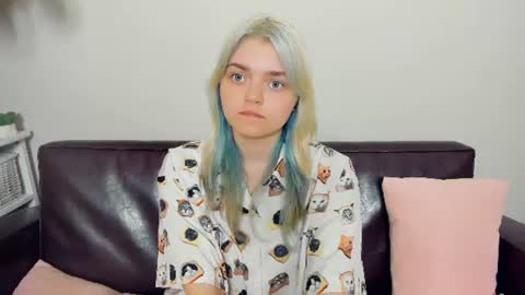 Jenny online show from August 12, 2:25 am