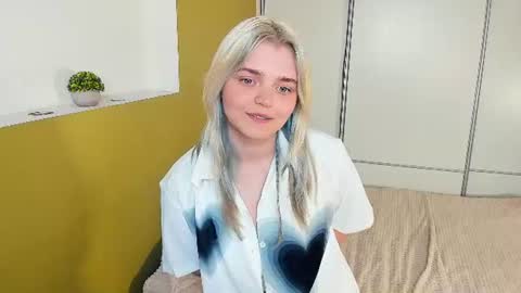 Jenny online show from August 14, 9:18 pm