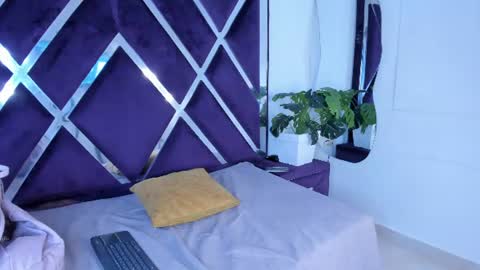 korina_asm online show from August 3, 8:27 pm
