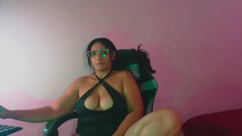 korny_milf online show from July 24, 6:38 am