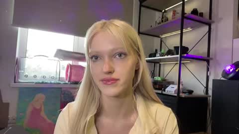 Ariela online show from July 30, 6:25 pm