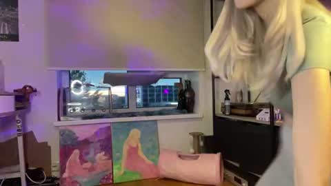 Ariela online show from August 13, 6:33 pm