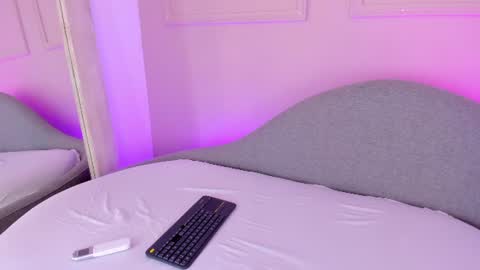K O S M I C online show from August 13, 1:03 pm