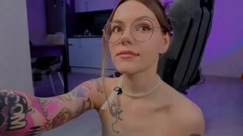 Jess online show from July 14, 1:47 pm