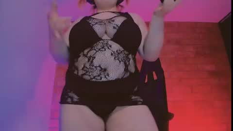 Khloe online show from August 12, 5:43 am
