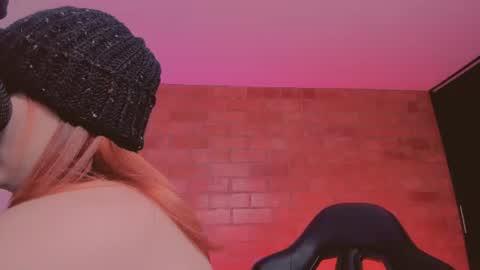 Khloe online show from August 15, 1:09 am