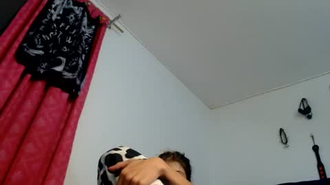 kratos_and_afrodita online show from August 7, 1:49 am