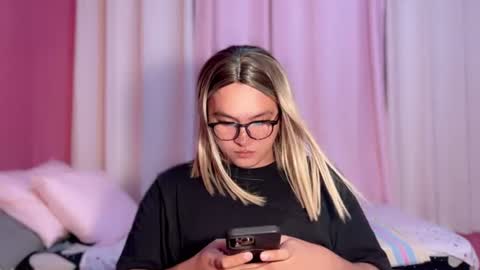 krezikeed online show from July 22, 12:07 pm