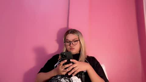 krezikeed online show from August 2, 1:01 am