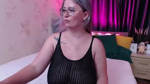 Kriss online show from August 10, 2:29 pm