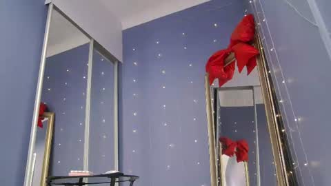 kriskras__ online show from August 4, 12:46 pm