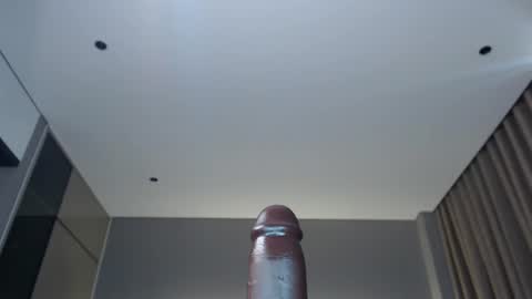 Krispyshot online show from August 15, 5:00 am