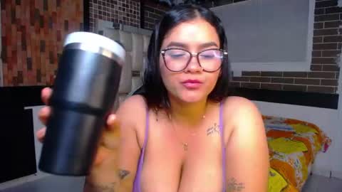 kriss_sweetboobs online show from September 3, 11:08 pm