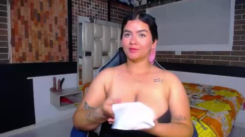 kriss_sweetboobs online show from September 4, 8:57 pm