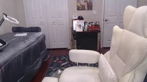 Krissy online show from August 2, 1:51 pm