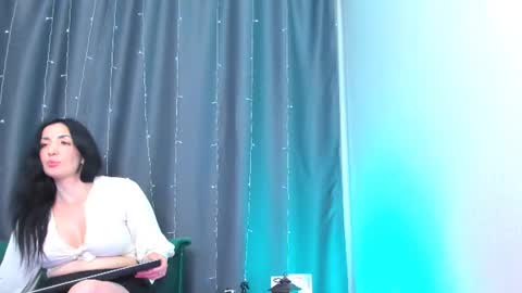 Kristal Luxe online show from July 19, 2:19 pm