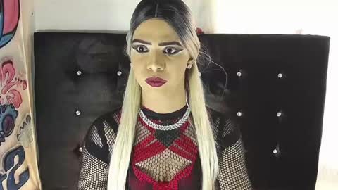 kristal_queen01 online show from May 25, 7:47 pm
